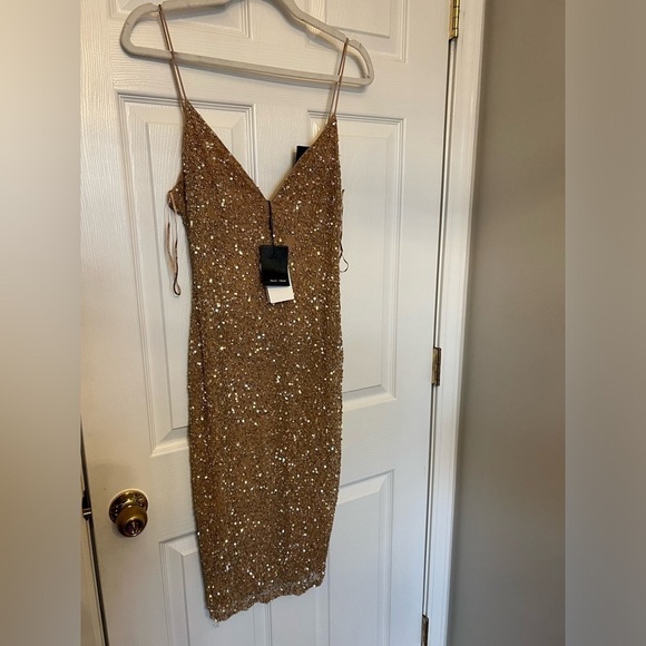 NWT retrofete Billie Dress in Nude - Picture 5 of 9